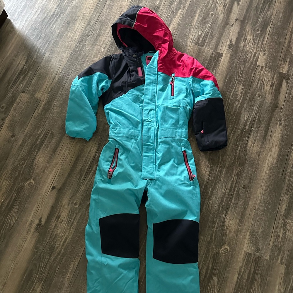New condition snow suit
